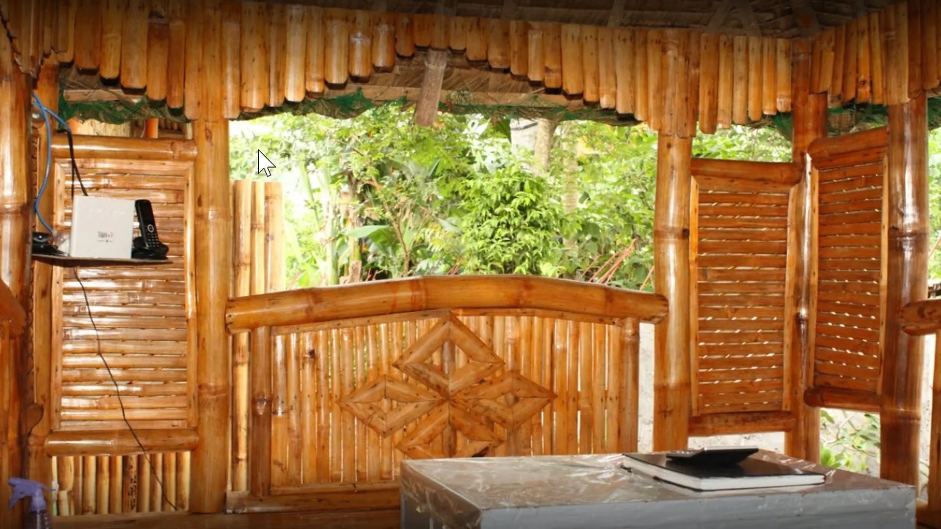 Miles Yce Bamboo House 호텔 팡라오